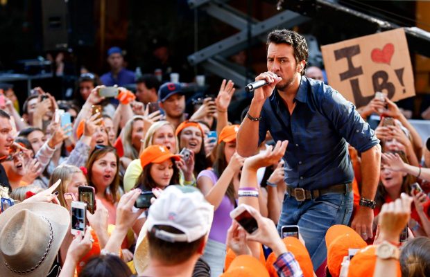 Luke Bryan will sing National Anthem at Preds game Thursday night