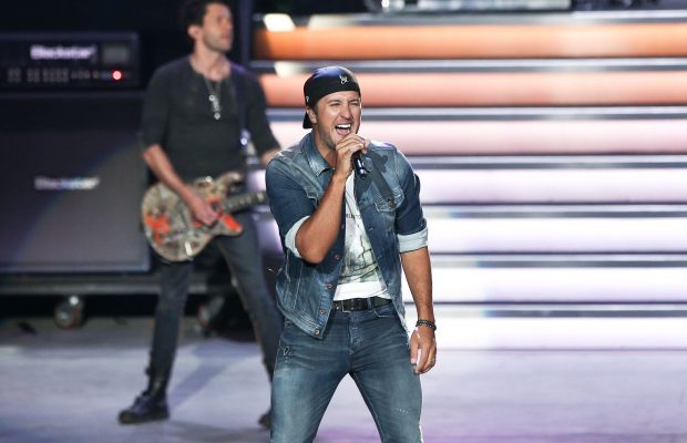 A TV Station thought Luke Bryan was Blake Shelton