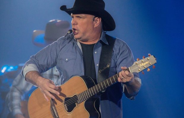 Garth Brooks withdraws from running for CMA Entertainer of the Year