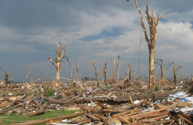 What to put in a tornado preparedness kit