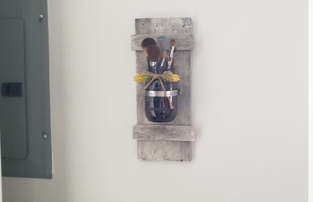 A Cool Idea for Storing Your Make up Brushes!