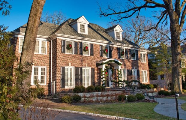 Parents left kid home alone ON PURPOSE! Parents left kid home alone ON PURPOSE!