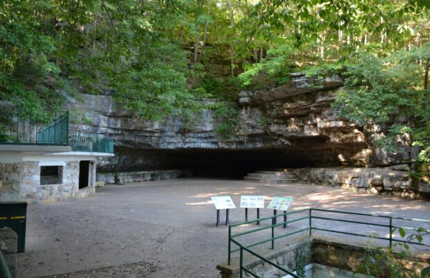 America’s oldest cave art discovered in Tennessee America’s oldest cave art discovered in Tennessee