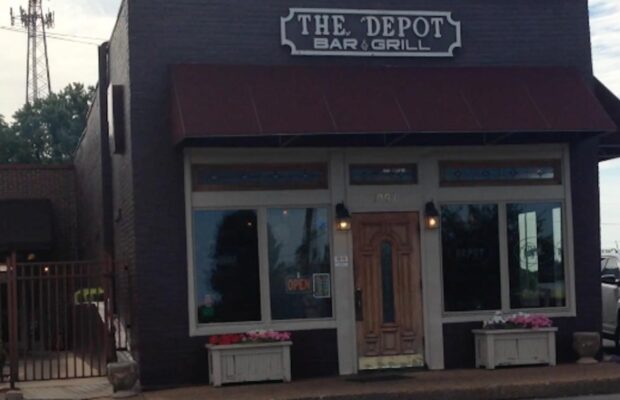 Springfield, TN…Swimming pools and movie stars?