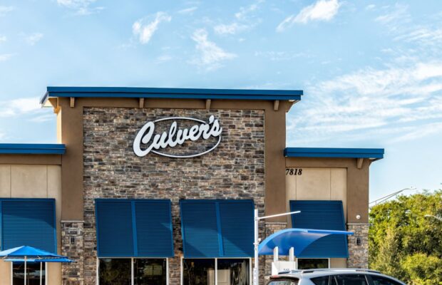 Peanut Butter, Bacon, and Jelly Cheeseburger – YOU IN? Peanut Butter, Bacon, and Jelly Cheeseburger – YOU IN?